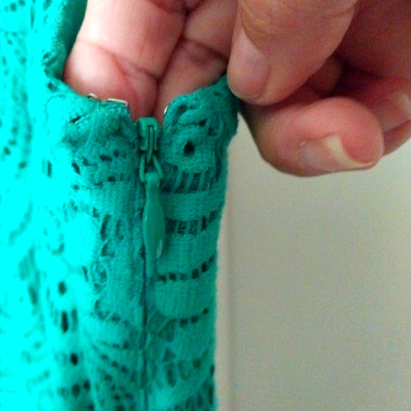 Jessica Howard,Elegant Green Sleeveless Dress - Picture 5 of 5